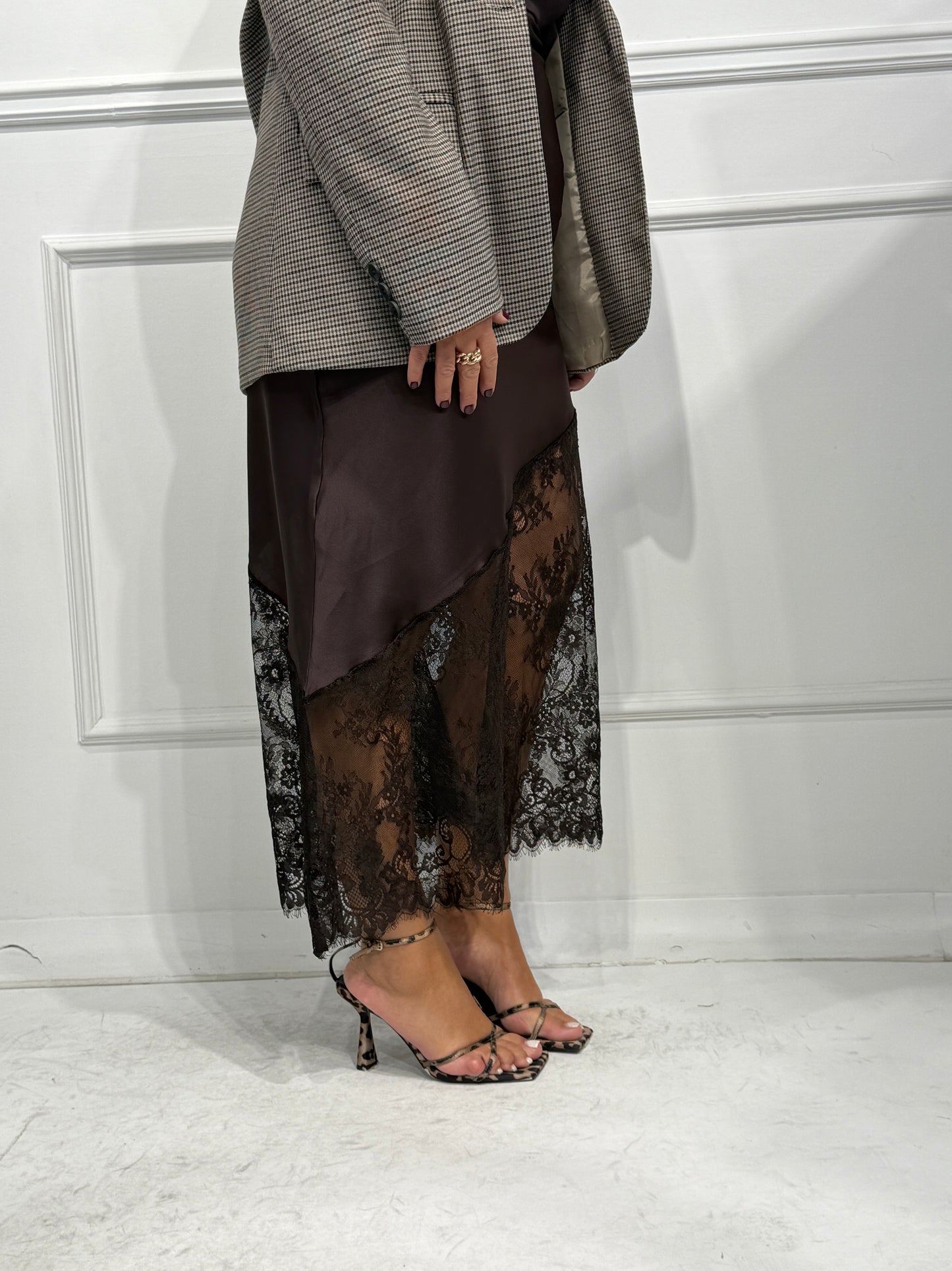 Gonna Pizzo Marrone