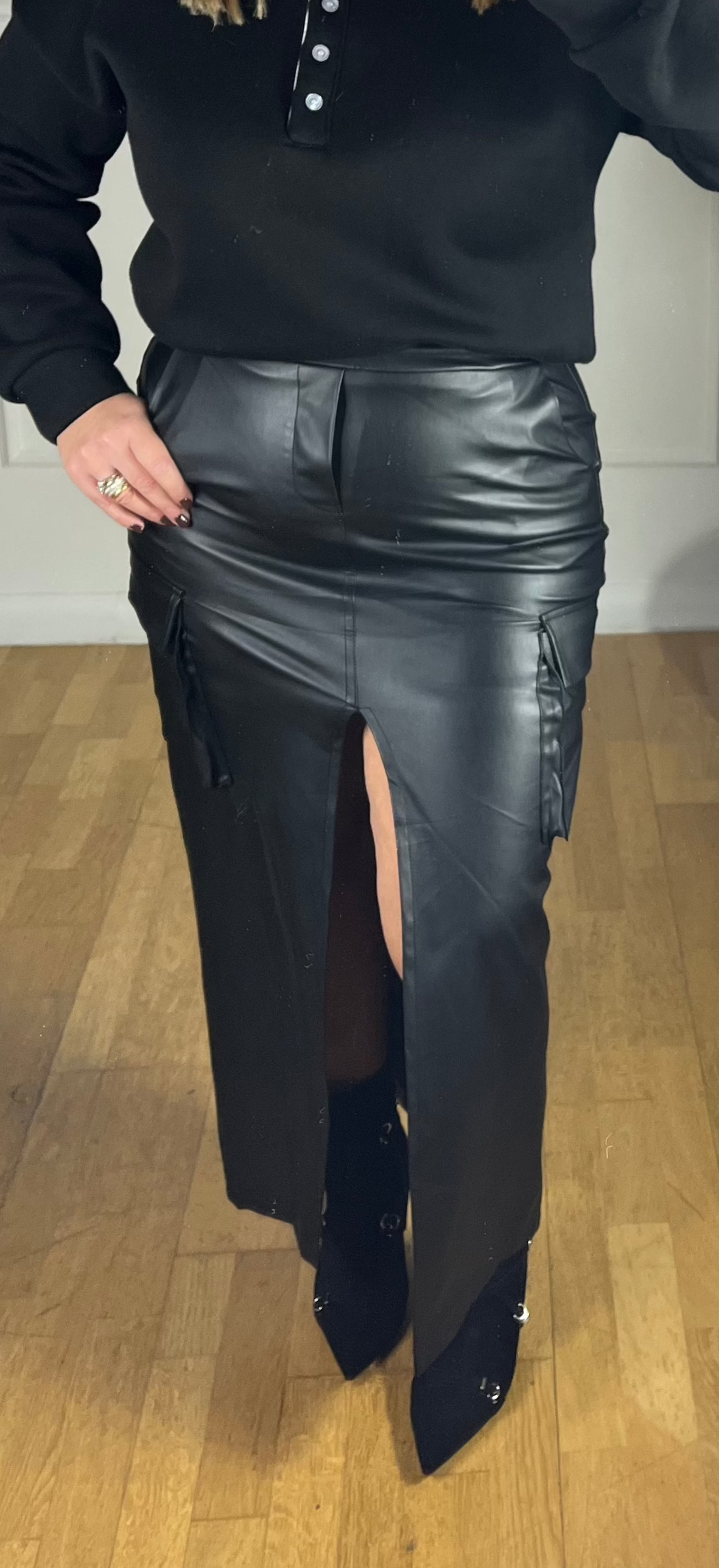Gonna Leather Nera