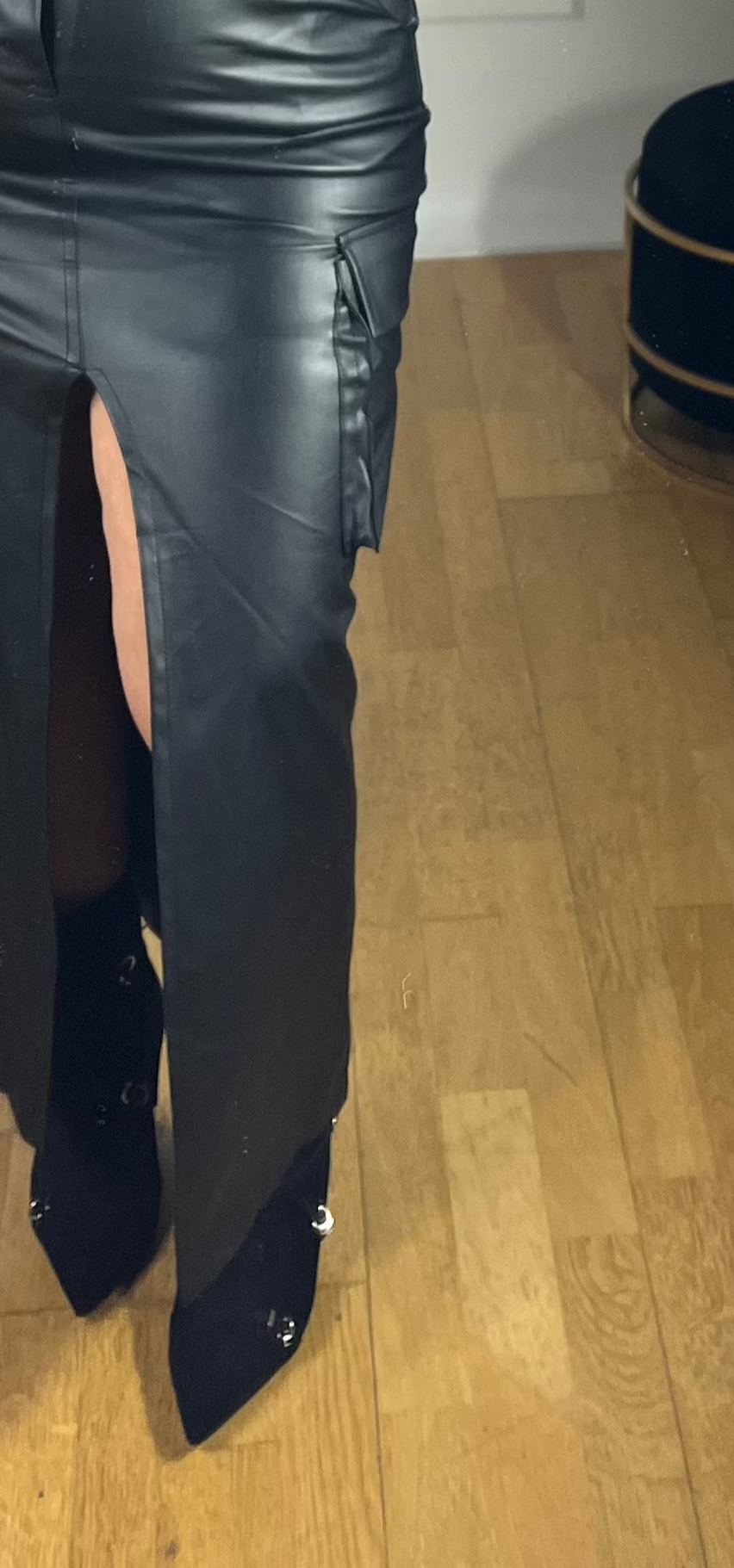 Gonna Leather Nera